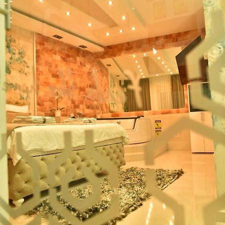 Design Apartment Premium Spa Lux 4 Star "Dubai" Completely Private Wellness & Spa Free Included Sauna & Jacuzzi & Salt Wall & Fire Place & 3D Ceilings & Business Wifi & Netflix & Keyless Code Entry & Full Smart App & Secure 2 Parking Place Ćuprija Extérieur photo