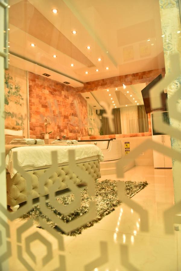Design Apartment Premium Spa Lux 4 Star "Dubai" Completely Private Wellness & Spa Free Included Sauna & Jacuzzi & Salt Wall & Fire Place & 3D Ceilings & Business Wifi & Netflix & Keyless Code Entry & Full Smart App & Secure 2 Parking Place Ćuprija Extérieur photo