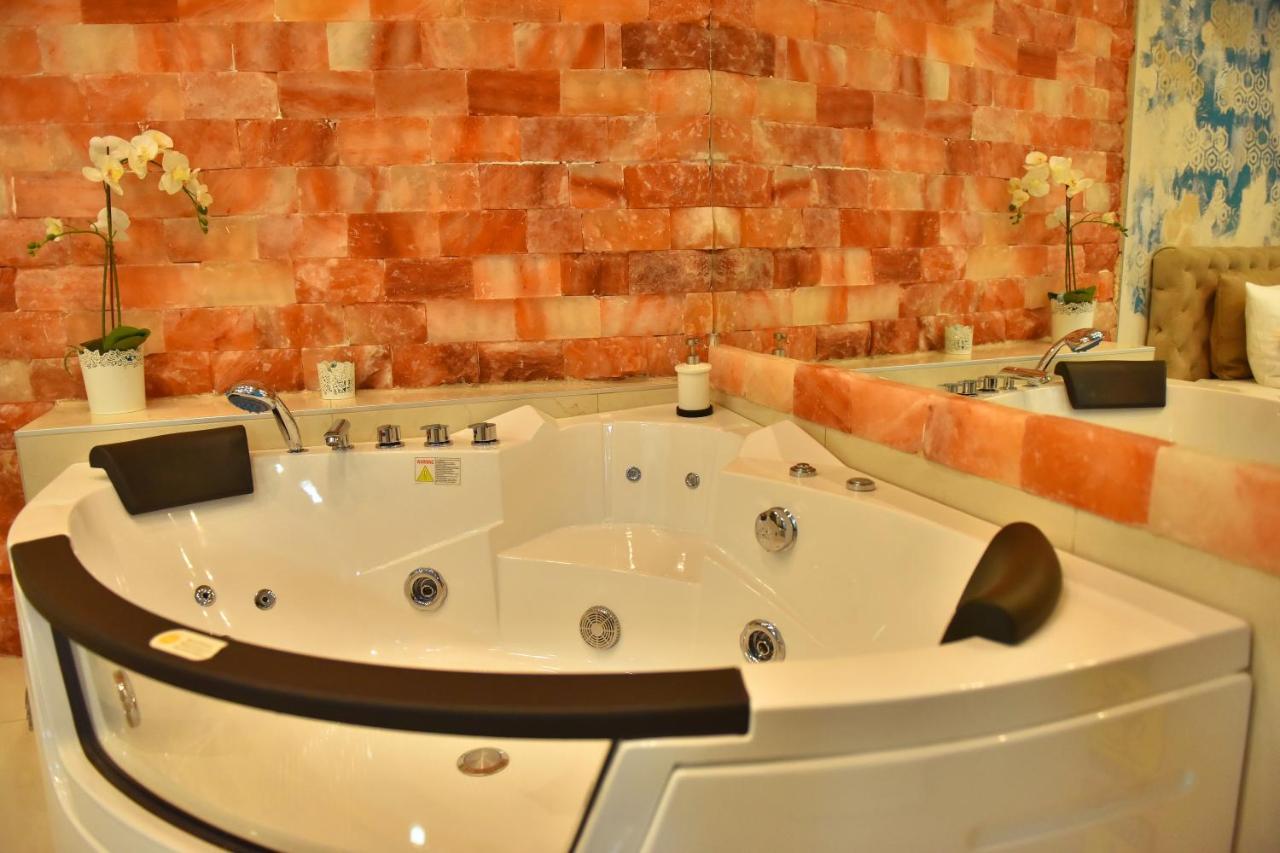 Design Apartment Premium Spa Lux 4 Star "Dubai" Completely Private Wellness & Spa Free Included Sauna & Jacuzzi & Salt Wall & Fire Place & 3D Ceilings & Business Wifi & Netflix & Keyless Code Entry & Full Smart App & Secure 2 Parking Place Ćuprija Extérieur photo