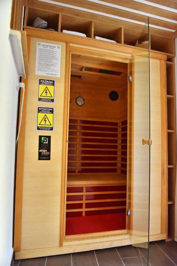 Design Apartment Premium Spa Lux 4 Star "Dubai" Completely Private Wellness & Spa Free Included Sauna & Jacuzzi & Salt Wall & Fire Place & 3D Ceilings & Business Wifi & Netflix & Keyless Code Entry & Full Smart App & Secure 2 Parking Place Ćuprija Extérieur photo
