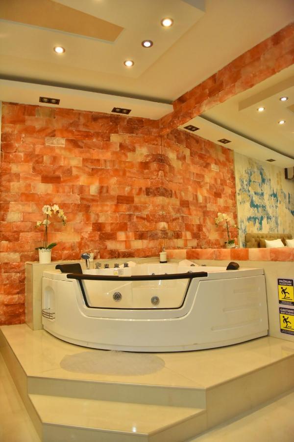 Design Apartment Premium Spa Lux 4 Star "Dubai" Completely Private Wellness & Spa Free Included Sauna & Jacuzzi & Salt Wall & Fire Place & 3D Ceilings & Business Wifi & Netflix & Keyless Code Entry & Full Smart App & Secure 2 Parking Place Ćuprija Extérieur photo