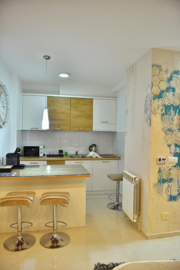 Design Apartment Premium Spa Lux 4 Star "Dubai" Completely Private Wellness & Spa Free Included Sauna & Jacuzzi & Salt Wall & Fire Place & 3D Ceilings & Business Wifi & Netflix & Keyless Code Entry & Full Smart App & Secure 2 Parking Place Ćuprija Extérieur photo