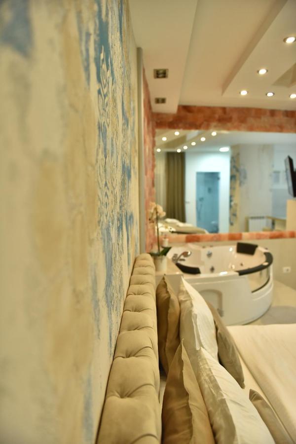 Design Apartment Premium Spa Lux 4 Star "Dubai" Completely Private Wellness & Spa Free Included Sauna & Jacuzzi & Salt Wall & Fire Place & 3D Ceilings & Business Wifi & Netflix & Keyless Code Entry & Full Smart App & Secure 2 Parking Place Ćuprija Extérieur photo