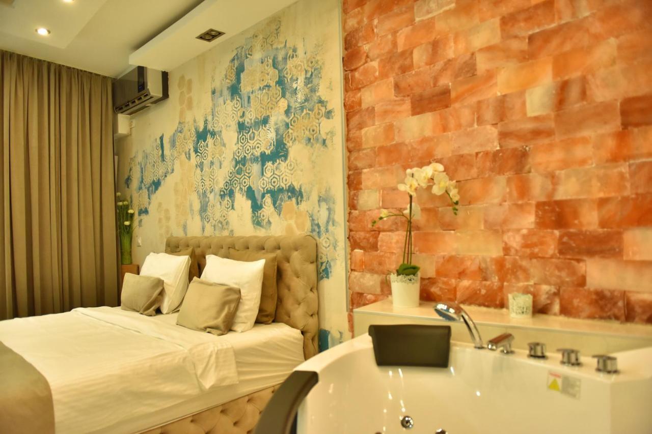 Design Apartment Premium Spa Lux 4 Star "Dubai" Completely Private Wellness & Spa Free Included Sauna & Jacuzzi & Salt Wall & Fire Place & 3D Ceilings & Business Wifi & Netflix & Keyless Code Entry & Full Smart App & Secure 2 Parking Place Ćuprija Extérieur photo