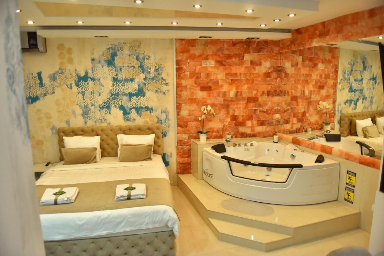 Design Apartment Premium Spa Lux 4 Star "Dubai" Completely Private Wellness & Spa Free Included Sauna & Jacuzzi & Salt Wall & Fire Place & 3D Ceilings & Business Wifi & Netflix & Keyless Code Entry & Full Smart App & Secure 2 Parking Place Ćuprija Extérieur photo